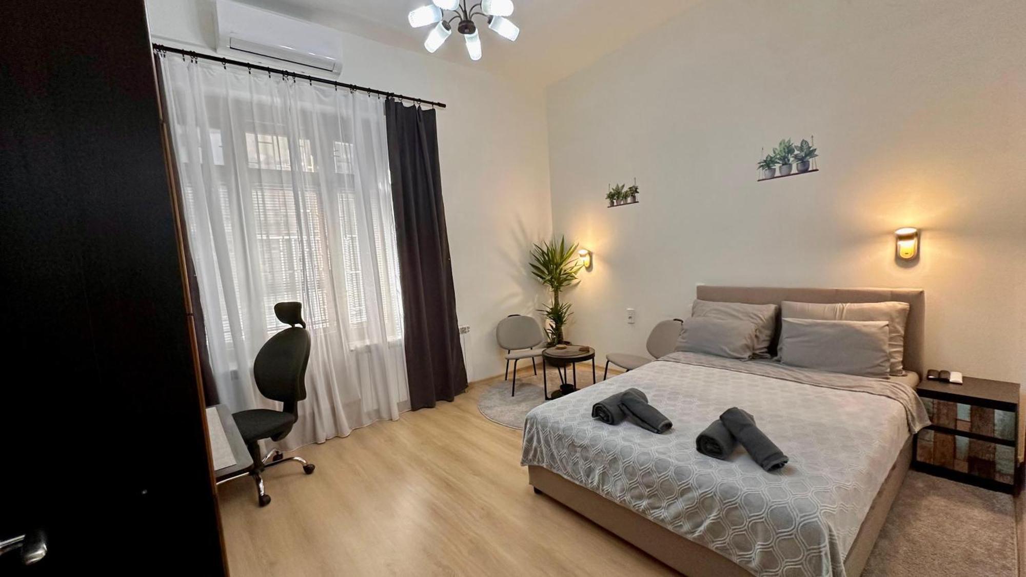Sunset Apartment *